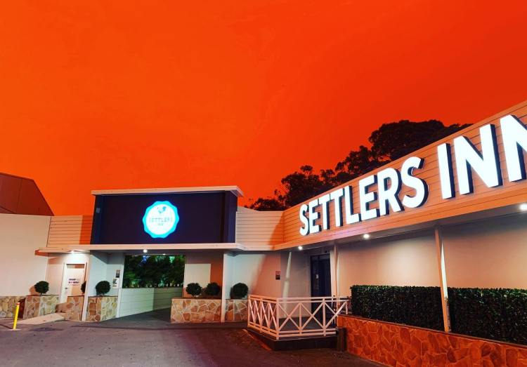 Settlers Inn NSW bushfire