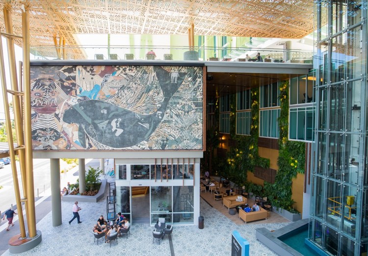 Cairns hotel Bailey