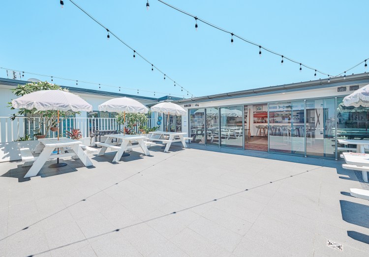 surf house byron