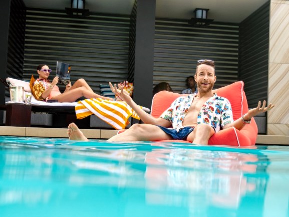 Aussie personalities Zoe Foster-Blake and Hamish Blake are back to spruik Australia