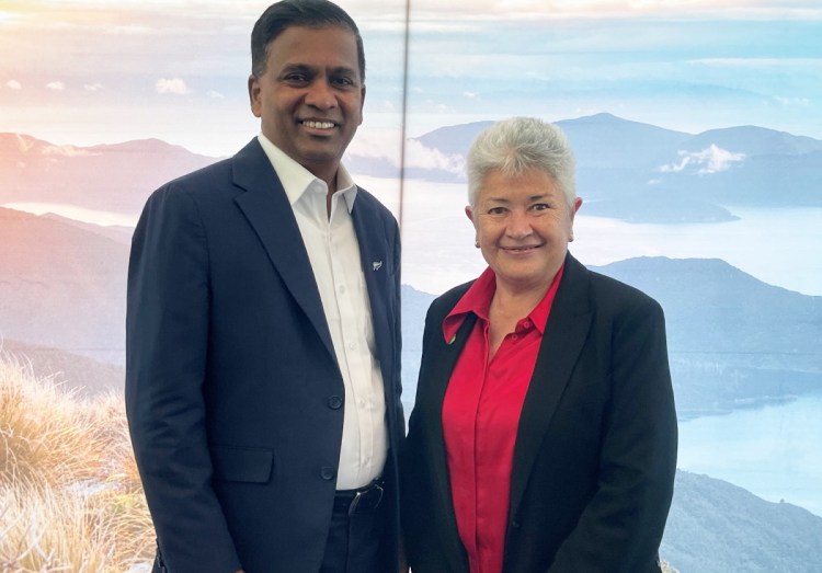 ICCA CEO Senthil Gopinath and Tourism New Zealand Business Events Bid Manager Leonie Ashford celebrate the renewal of the ICCASkills partnership.