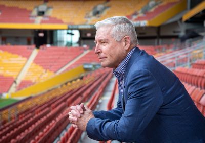 MSuncorp Stadium general manager to retire